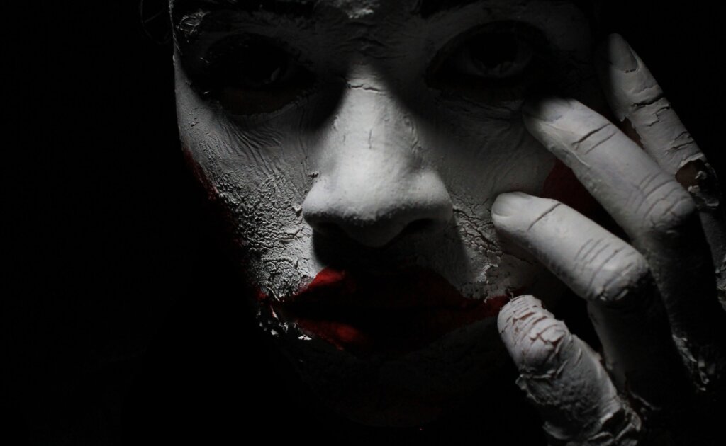 3 Ways to Crush Bad Habits by Using Visualization - Femme Coach article featured image