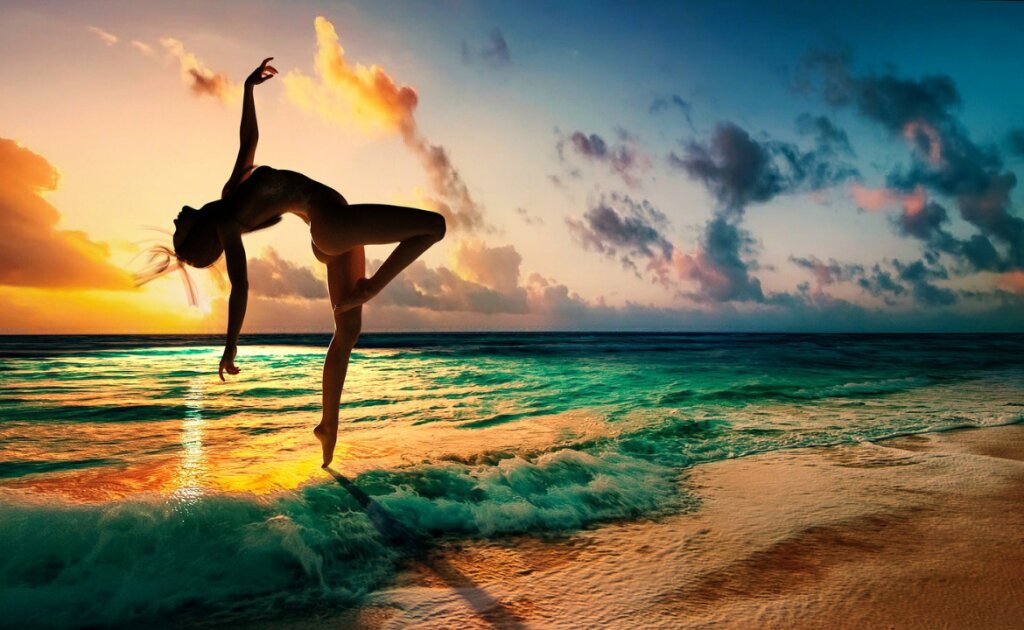 A Powerful Practice to Overcome PMS - Femme Coach article featured image