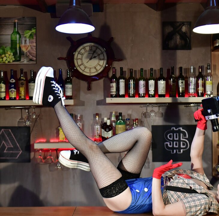 How to Break up with Binges - Femme Coach article featured image