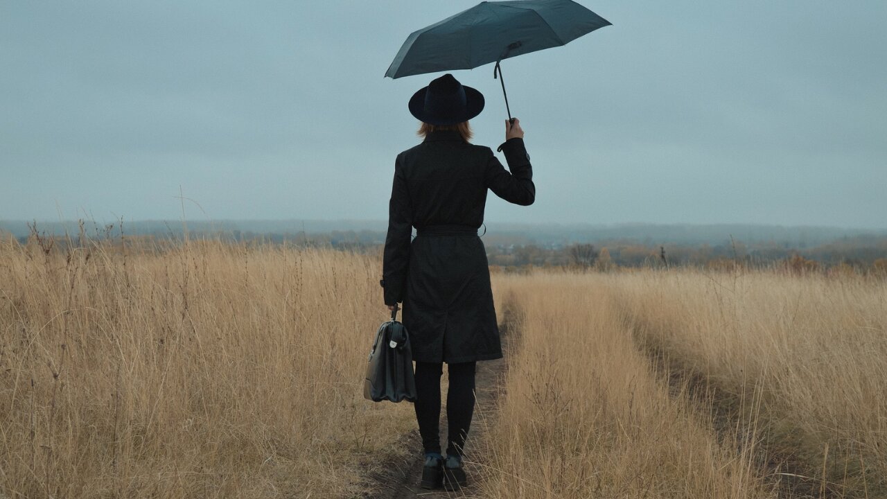 The Secret "Off" Switch to Stop Your Anxiety Now - Femme Coach article featured image