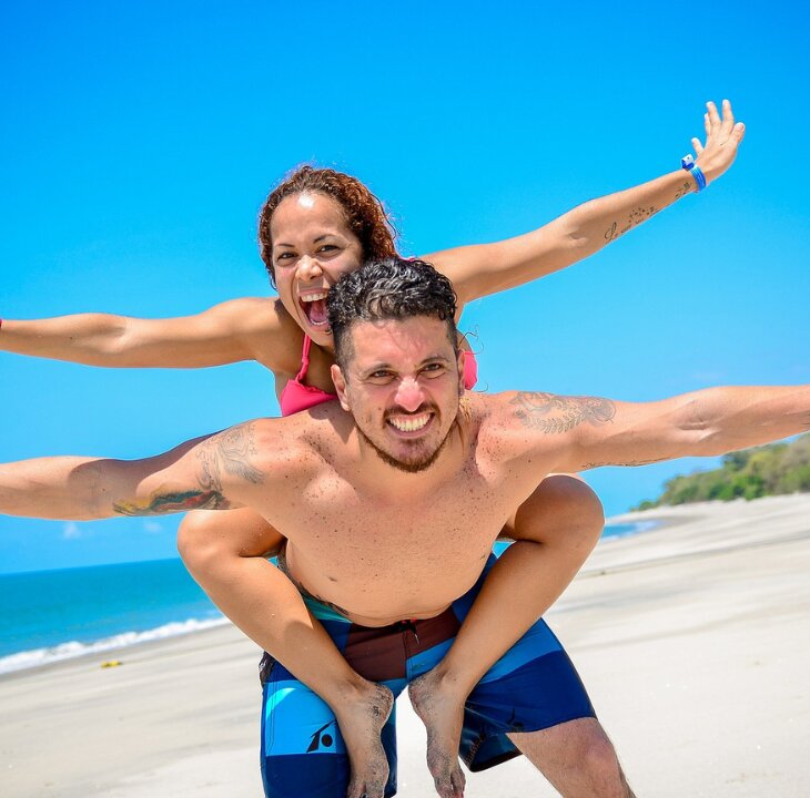 5 Ways to Handle Peer Pressure During the Holidays - Femme Coach article featured image