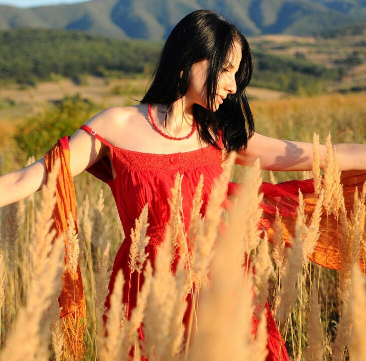 How to Break Free from Taboos That Are Restricting Your Feminine Power - Femme Coach article featured image