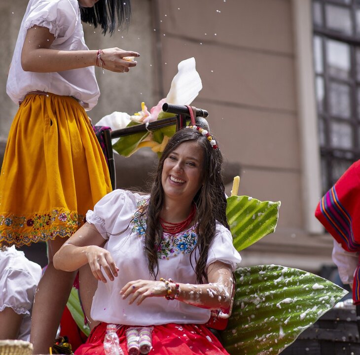 Want to Make Your World a Happier Place? 4 Ways to Empower Yourself Now! - Femme Coach article featured image