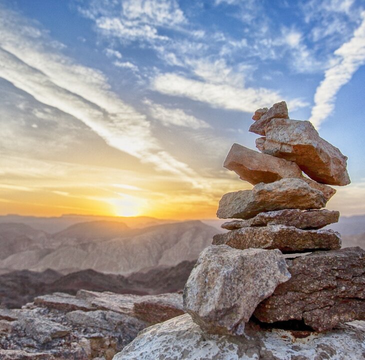 9 Guilt-Free​ Tips for Balancing a Career and Motherhood - Femme Coach article featured image