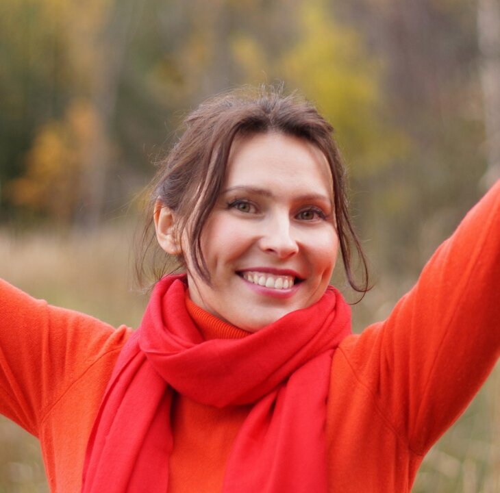 How to Be a More Positive Person - Femme Coach article featured image