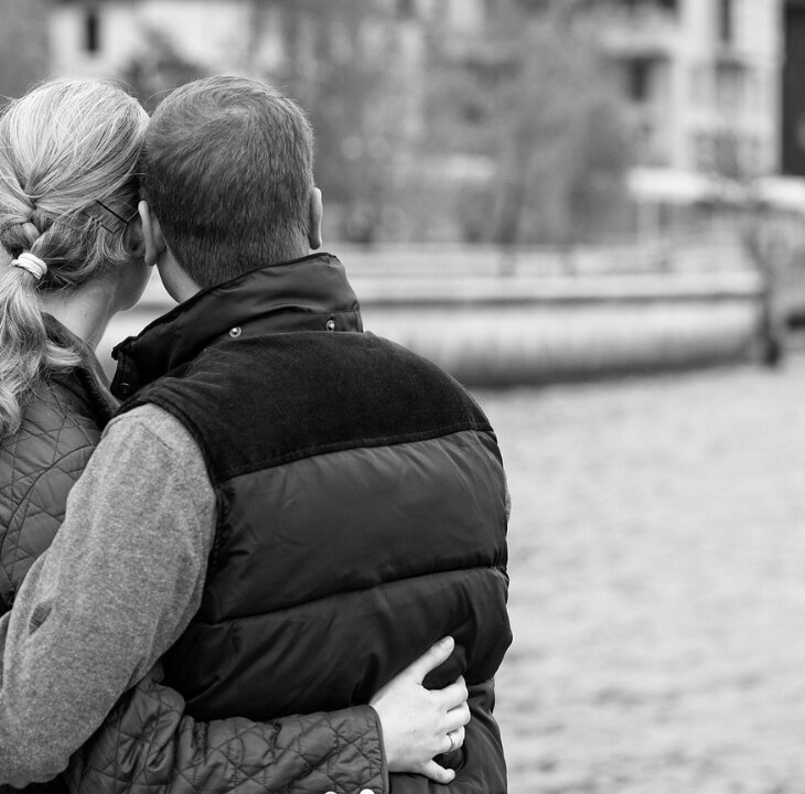 How to Feel Worthy of Love and a Romantic Relationship - Femme Coach article featured image